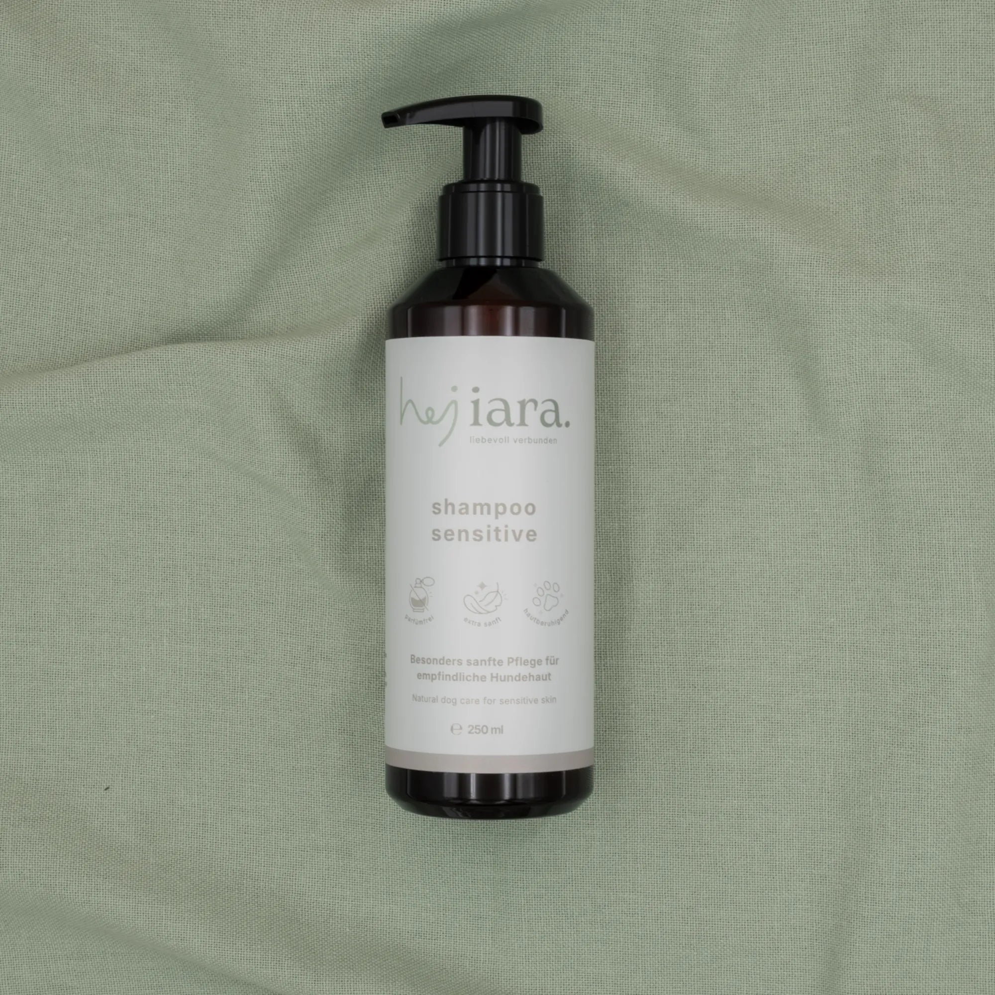 Natürliches Hundeshampoo für empfindliche Haut in 250 ml Flasche